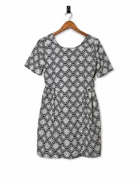 Monteau Women’s Small Black White Damask Print Fit & Flare Dress